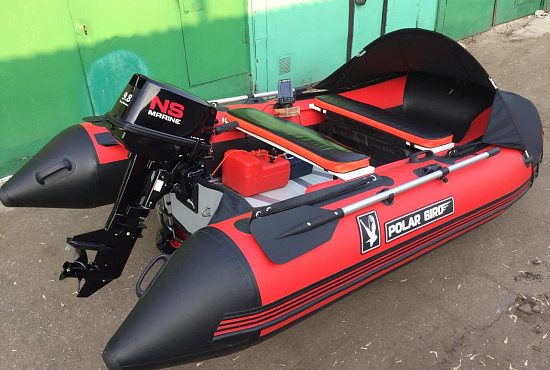 Polar bird 320 М и NS 9.8 c транцевыми колесами и носовым тентом. Фото В. Шамаева